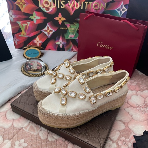 Brand: GUCCI
Style: Pepita Crystal Platform Espadrilles
Color: White - Picture 3 of 12